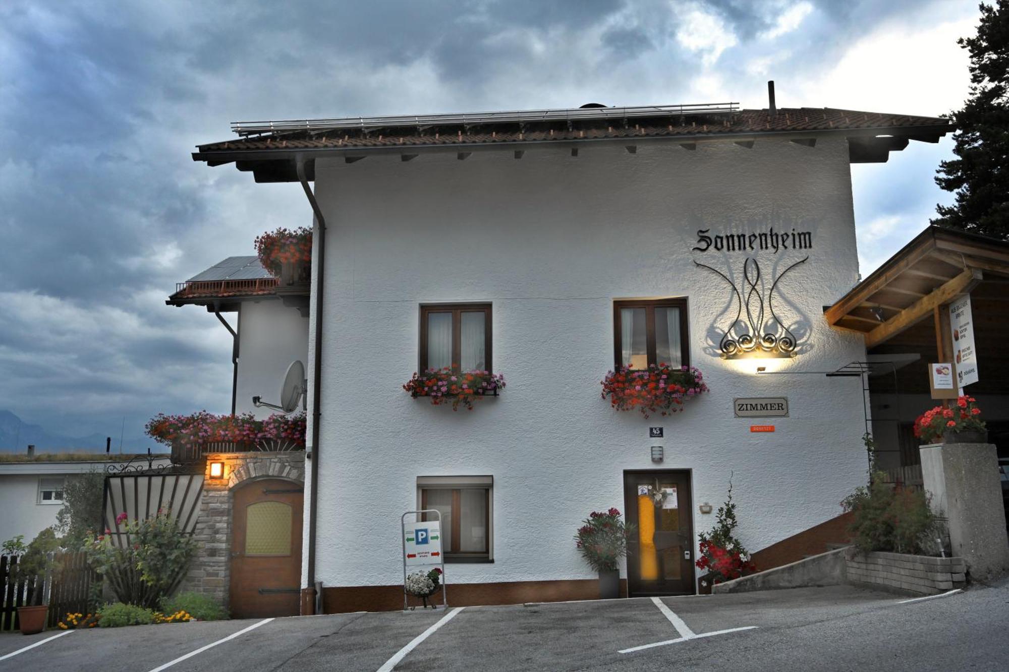 Gaestehaus Sonnenheim Thaur Exteriör bild